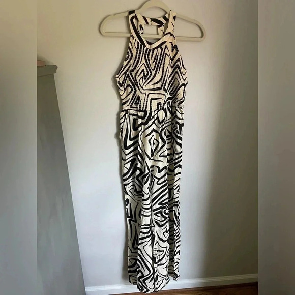 Jessica Simpson Black and Cream Patterned Jumpsuit Size Small NWT - Picture 1 of 8